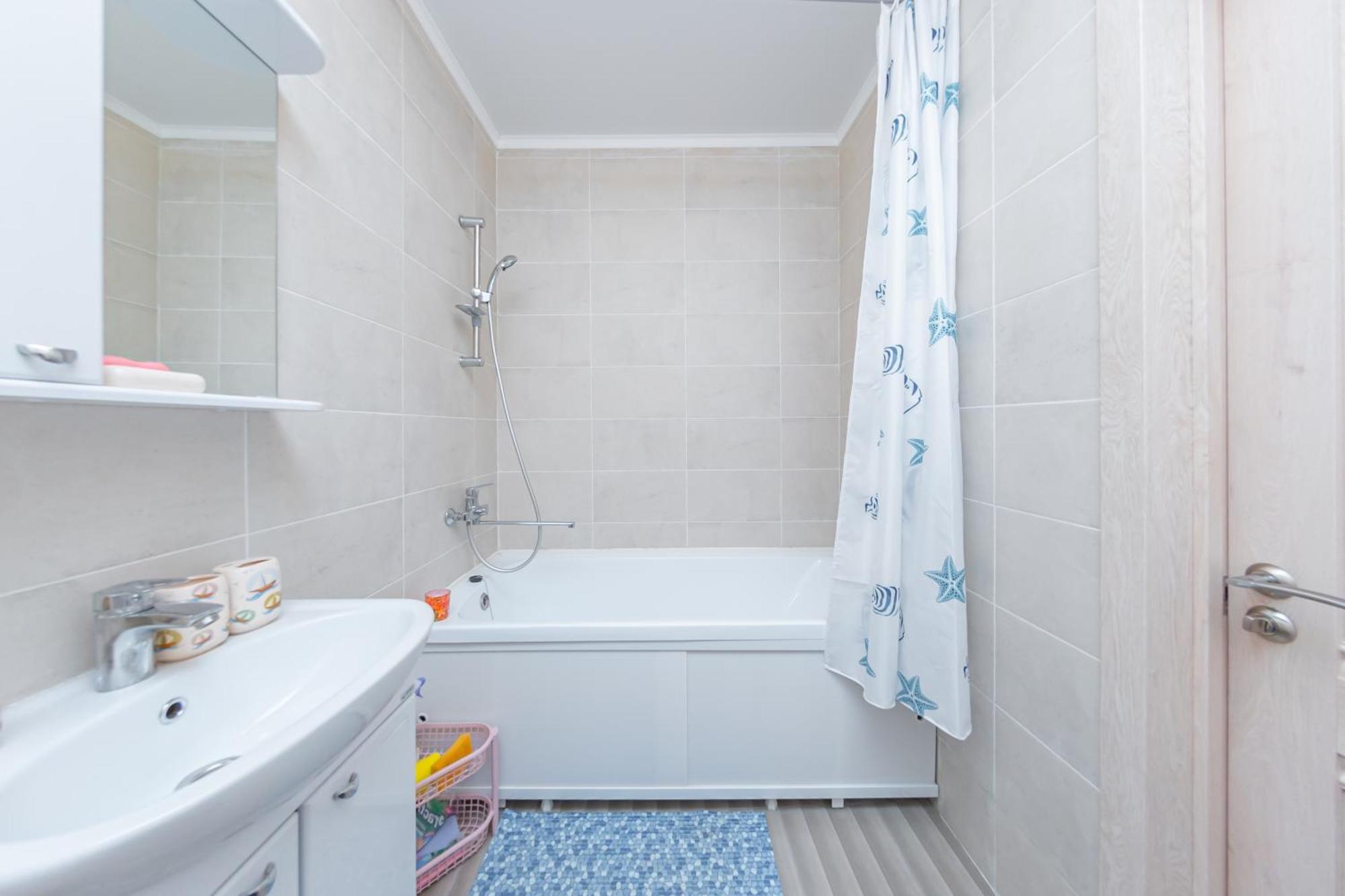 Меркурий Apartment Astana Luaran gambar
